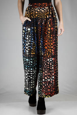 wide trousers in silk crêpe de chine with abstract ‘pomegranate’ printed  - 195