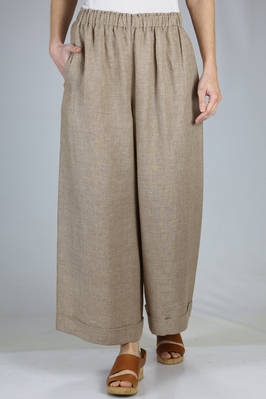 wide linen trousers, houndstooth pattern  - 195