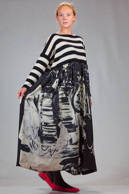 abito lungo e ampio in maglia rasata di cachemire a righe bicolori e in twill di seta stampata - DANIELA GREGIS 