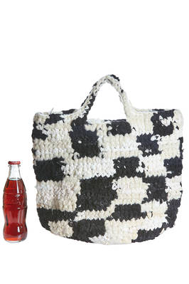 medium sized bucket bag in wool tightly woven knit with irregular damié pattern  - 195