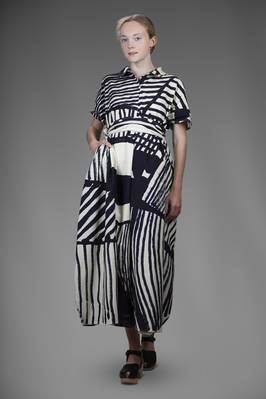 long and wide dress in seersucker tubular cotton with striped brushstrokes and irregular circles  - 195