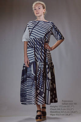 long and wide dress in light cotton canvas with irregular brushstroke pattern  - 195