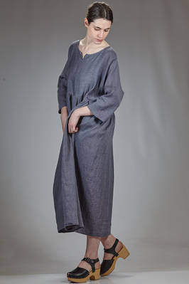 abito lungo e ampio, in garza doppiata di carta tessile, cupro e nylon a pois tono su tono - SHU MORIYAMA 