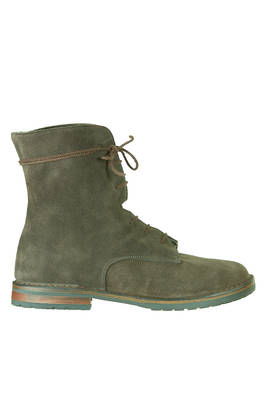 high ankle boot in suede sheepskin on the outside and long hair on the inside  - 195