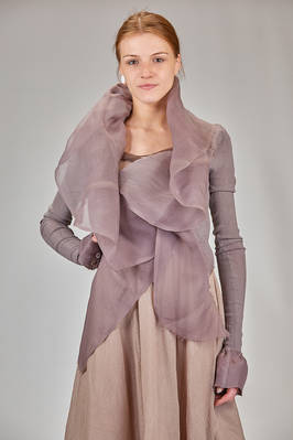 short tapered jacket in crinkled – froissé – polyamide, silk, elastane and silk organza  - 163