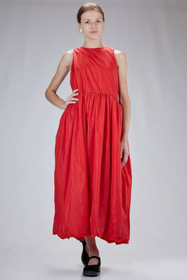 long and wide dress in nylon taffeta and wool gauze  - 195