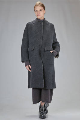 long wide coat in double-knit fabric made of wool, polyamide, yak, mohair, and elastane  - 227