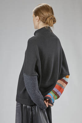 maglia lunga e ampia in maglia rasata di cachemire e in maglia lavorata a ferri di cachemire, seta e lana - LUSSI 