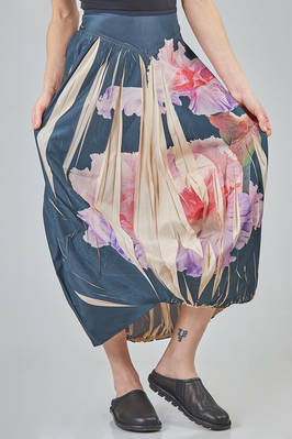 long, wide and asymmetric skirt in polyester canvas with floral pattern - HIGH 
