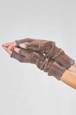 muffs in over-dyed extrafine merino wool and cashmere knit  - 405