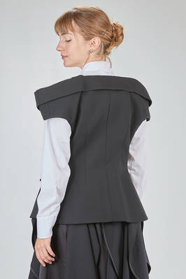 hip-lenght gilet, slim, in wool gabardine - NOIR KEI NINOMIYA 