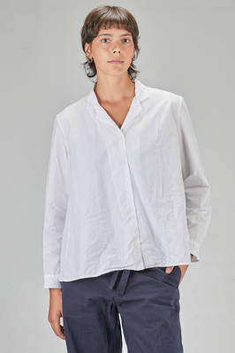 hip-lenght shirt, wide, in washed cotton poplin  - 415