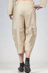 pantalone sopra alla caviglia in tela a righe verticali di cotone, modal, lino e seta di gelso con filo metallico intrecciato - RENLI SU 