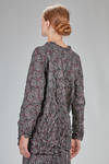 wide long top in polyester froissé with stylized foliage pattern - SHU MORIYAMA 