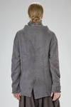 cardigan a giacca lunga, sfiancata e asimmetrica in maglia tinta a mano di lana, cotone organico e poliestere - CHIAHUNG SU 