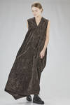 long, wide, and asymmetric dress in washed and creased cotton velvet with thin vertical stripes, lined with printed silk and elastane - ZIGGY CHEN 