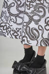 'sculpture' shirt dress in cotton poplin with tattoo print - MELITTA BAUMEISTER 