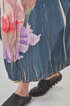 long, wide and asymmetric skirt in polyester canvas with floral pattern - HIGH 