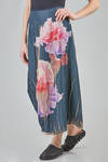 long, wide and asymmetric skirt in polyester canvas with floral pattern - HIGH 