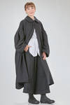 long and wide coat in polyester cloth - COMME des GARÇONS - COMME des GARÇONS 