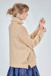 hip-length sweater, slightly flared, in soft hand-knitted cashmere and silk yarn - LUSSI 