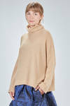 hip-length sweater, slightly flared, in soft hand-knitted cashmere and silk yarn - LUSSI 