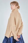 hip-length sweater, slightly flared, in soft hand-knitted cashmere and silk yarn - LUSSI 