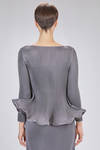 hip-length 'sculpture' top, fitted line, in vertically pleated polyester plissé - MELITTA BAUMEISTER 