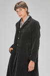 cappotto sotto al ginocchio, lievemente sfiancato, in velluto liscio di cotone e lino - BERGFABEL 