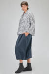 hip-lenght shirt, wide, in washed cotton poplin with floral print - BERGFABEL 