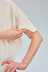 camicia lunga, ampia e asimmetrica in garza di cotone fiammato e lavato - FORME D' EXPRESSION 