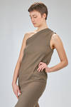 abito lungo e asciutto a tubino, in sallia lavata di lino, viscosa ed elastan - UMA WANG 