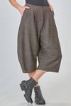 wide, short pants in a silk and cotton melange shantung-effect knit - BOBOUTIC 