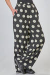 pantalone lungo e ampio in georgette di poliestere con stampa a pois - JUNYA WATANABE 