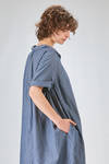 abito longuette, ampio, in denim leggerissimo di cotone lavato - MANUELLE GUIBAL 