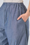 pantalone ampio in denim leggerissimo di cotone lavato - MANUELLE GUIBAL 