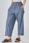 pantalone ampio in denim leggerissimo di cotone lavato - MANUELLE GUIBAL 