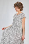 longuette dress, wide and flared in lightweight polyester froissé with small cotton flowers - SHU MORIYAMA 