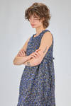 longuette dress, wide and flared n lightweigh polyester froissé with small cotton abstract flowers - SHU MORIYAMA 