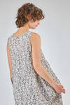 over-the-knee tunic, wide and flared in lightweight polyester froisséwith small cotton flowers - SHU MORIYAMA 