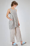 over-the-knee tunic, wide and flared in lightweight polyester froisséwith small cotton flowers - SHU MORIYAMA 